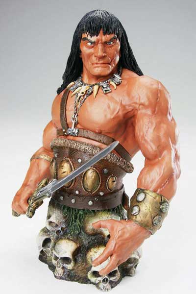 (Esta es la figura pintada por el fabricante.) Conan es un personaje de ficcin.  Un brbaro que vivi en nuestro mundo pero en una poca fantstica y casi olvidada (la Era Hyboria) que comprende los aos entre el hundimiento de la Atlntida y las migraciones de los arios. Una poca poblada de demonios y brujos. Creado en 1932 por el escritor Robert E. Howard en una serie de relatos para la revista pulp Weird Tales, las historias de Conan pueden encuadrarse dentro del subgnero de espada y brujera o fantasa heroica, y han sido tambin catalogadas como fantasa realista.