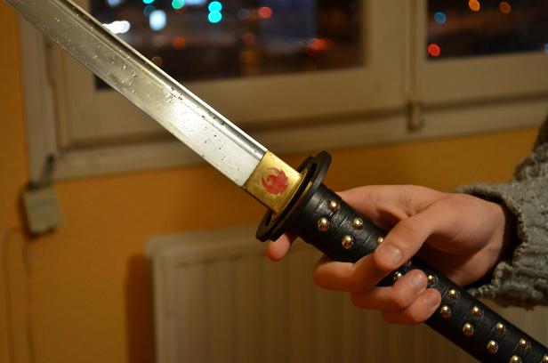 katana aguila roja